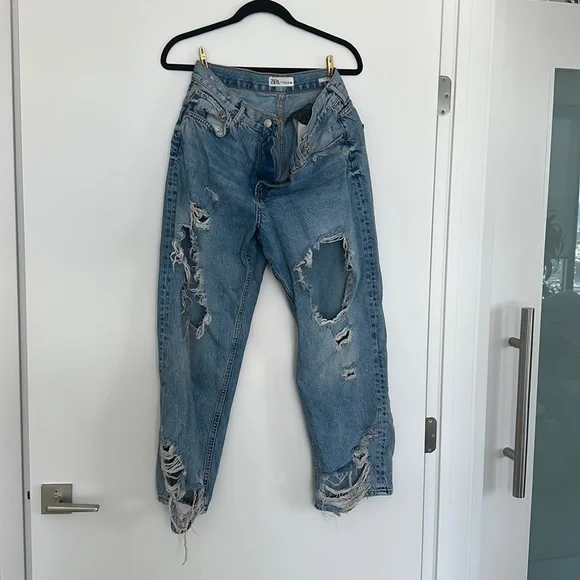 Zara The Pepper Mom distressed jean